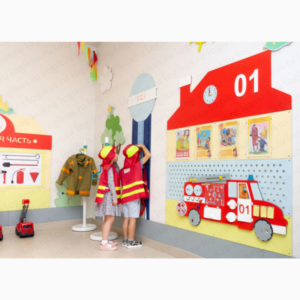 Развивающая панель "Городская среда: Пожарная часть". Декоративная панель для оформления стен в детском саду, в дошкольном учреждении.